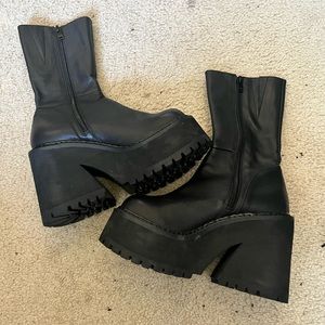 UNIF Platform Boots- Black